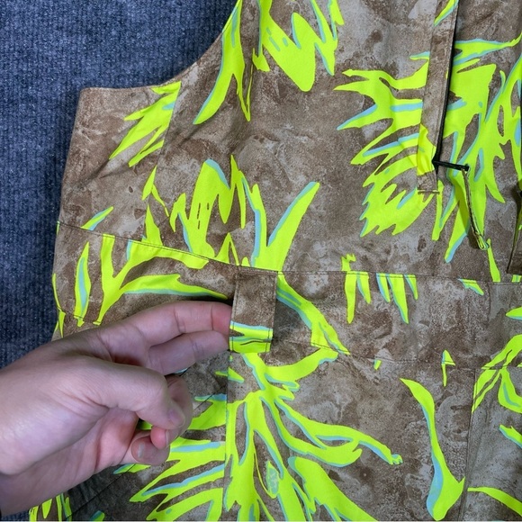 The North Face NWT Women’s 1X Short Neon Freedom Bib Ski Pants Dryvent Overalls - Picture 6 of 16